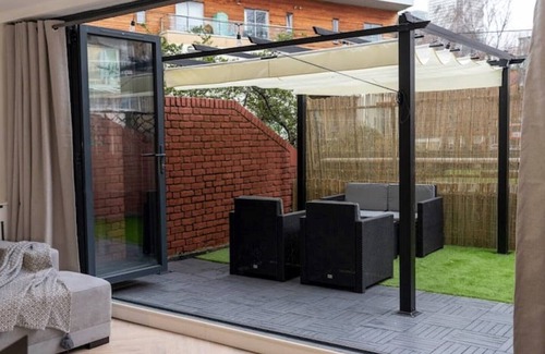 Tower Hamlets Apartment | Unique 3BD Flat King Size Bed