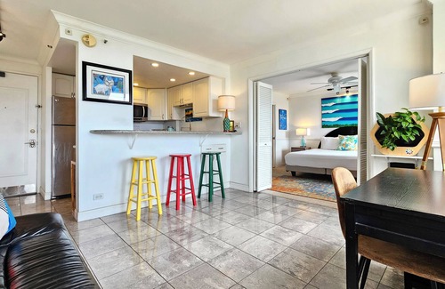 Waikiki Apartment | Unique 8th Floor King bed condo Full kitchen Slps 3, 2 in 1 WAIKIKI GRAND HOTEL®