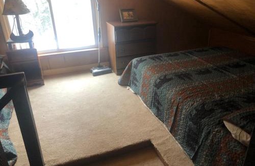 Caroga Lake House | Unique and charming, exquisitely themed Log Cabin