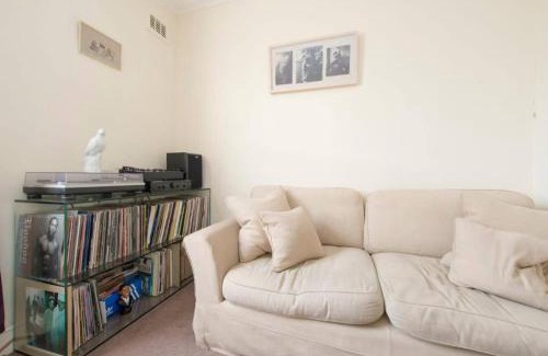 Dalston Apartment | Unique and Cozy 1 Bed Flat in Dalston