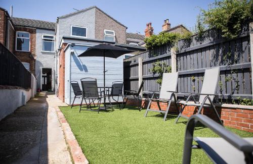 Cleethorpes House | Unique and Stylish close to Beaches Restaurants Shops