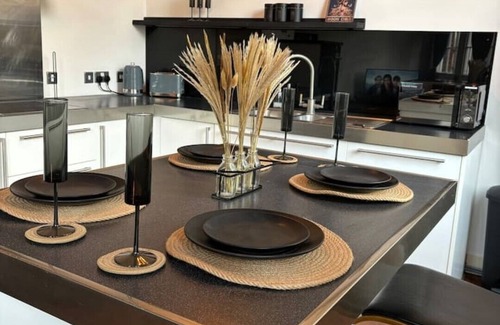 Sheffield City Centre Apartment | Unique Cathedral Quarter Victorian Apartment