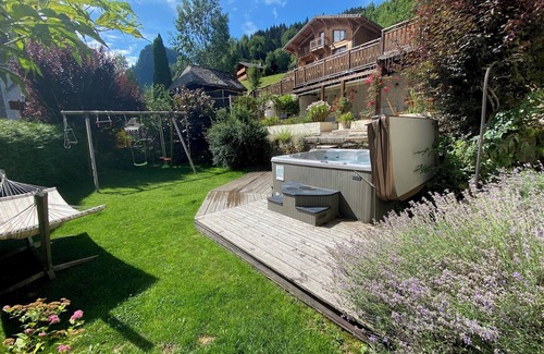 Saint-Jean-dʼAulps Ski Chalet | Unique, charming chalet with ensuite rooms, hot tub and games room