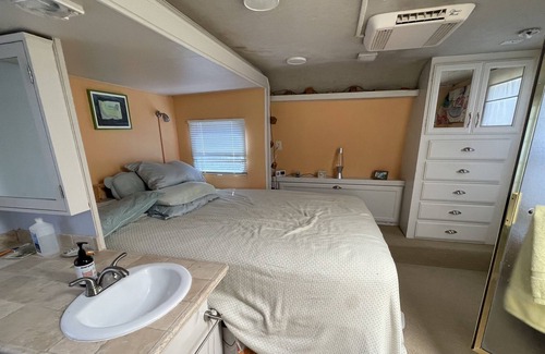 Pipe Creek House | Unique Country Camper, Spacious, Bright, Charming!