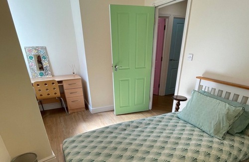 Penylan House | Unique & Fabulous. Trendy Area