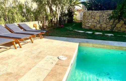 Gharb Villa | Unique Farmhouse-4 double bedroom, quiet w/views