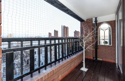 Parsons Green and Walham Apartment | Unique Gorgeous 2BR w/Balcony & Office in Chelseann