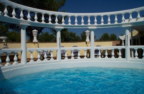 Beaucaire Villa | Unique hilltop villa in Provence, stunning private pool, 6+bdrms + optional gite