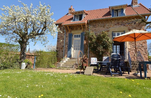 Saint-Honore-les-Bains House | Unique holiday home in Saint-Honoré-les-Bains