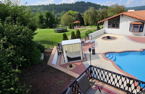 Stroudsburg House | Unique house with new hot tub, private heated swimming pool, 6 BR/6BA