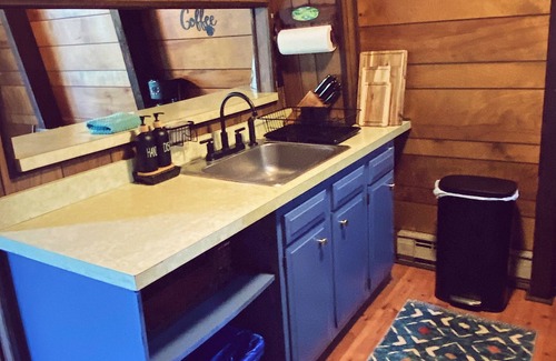 Hamlin Ski Chalet | Unique Insta-Worthy Poconos Chalet - Fireplace/Pool/Beach/Lake/Fire Pit