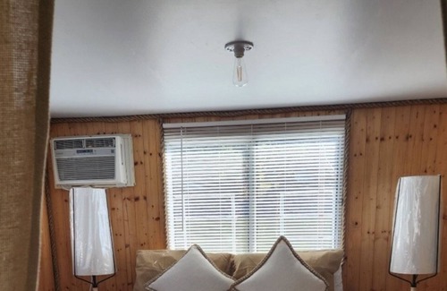 Steele Creek House | Unique Lakefront House Boat At Long Cove Resort 1 Bedroom Residence by Redawning