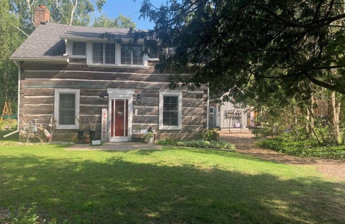Saugeen Shores Cottage | Unique Log Cabin in Port Elgin, ON, 30 second walk to sandy beach with HOT TUB!