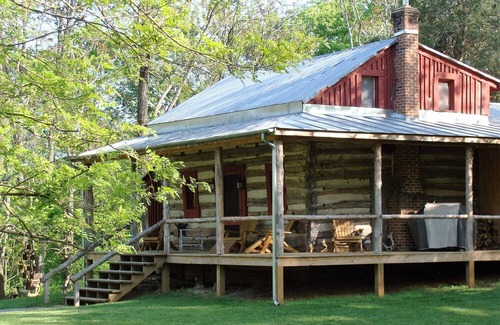 Buena Vista Cabin | Unique Log Cabin in Private Glen