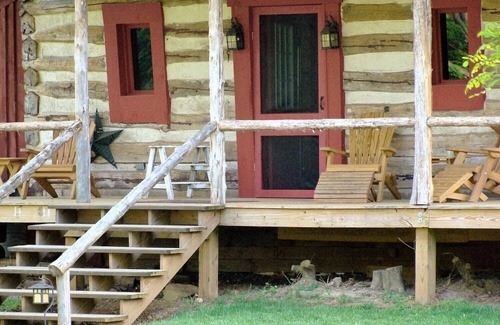 Buena Vista Cabin | Unique Log Cabin in Private Glen