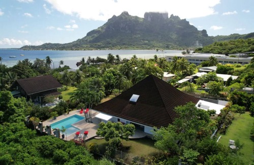 Point Matira Villa | Unique luxuous 350sq m Villa with pool, fitness area, home cinema lounge .