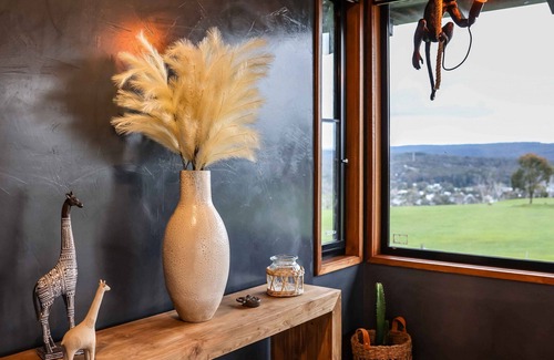 Hepburn Cottage | Unique luxury + salvage + African theming = Heaven