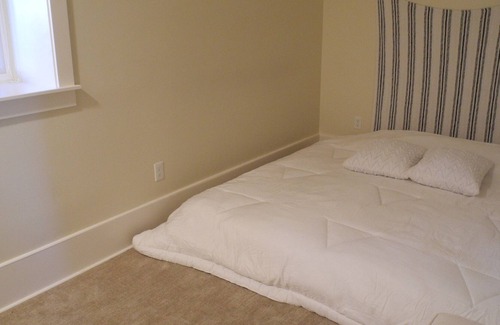 Portland Heights Apartment | Unique, modern 2-level 1BR+Office or 2BR, w/fireplace, mtn views, near downtown