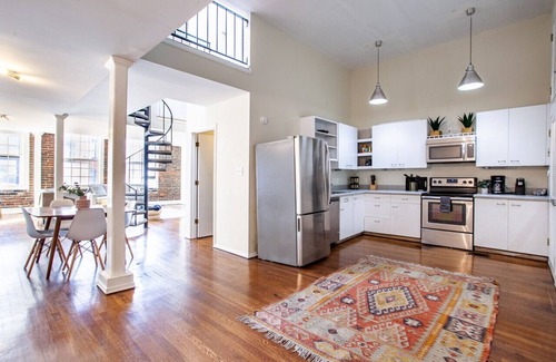 Old City Apartment | Unique Old City Loft - Minutes from Market Square
