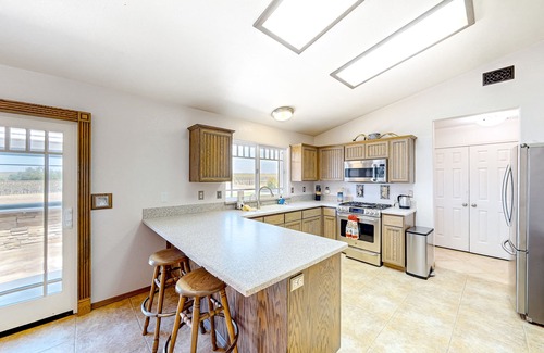 Paso Robles House | Unique Paso Robles home with panoramic views & enclosed yard - dog-friendly