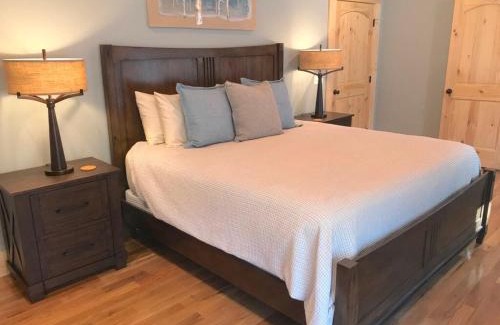 Apple Ridge Villa | Unique Rustic Barn Theme home Amazing views! Luxe