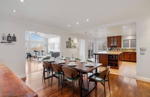 Monroe House | Unique Scenic home with King suite & Hot tub