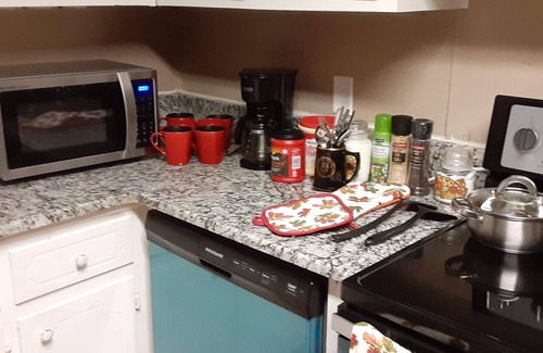 Stockbridge House | 🔺Unique Space 🔺Awesome-3BR/1.5BT/Fenced/5*Clean/Private/Safe/WiFi-TV🔺@S-ALT