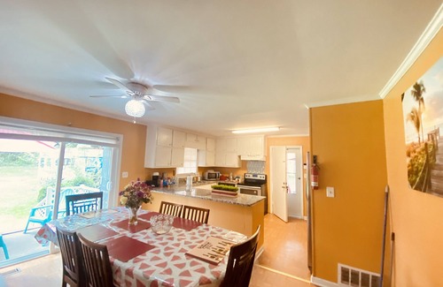 Stockbridge House | 🔺Unique Space 🔺Awesome-3BR/1.5BT/Fenced/5*Clean/Private/Safe/WiFi-TV🔺@S-ALT