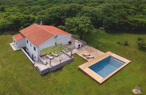 Garica Villa | Unique Villa Majavec with Large Garden and Pool