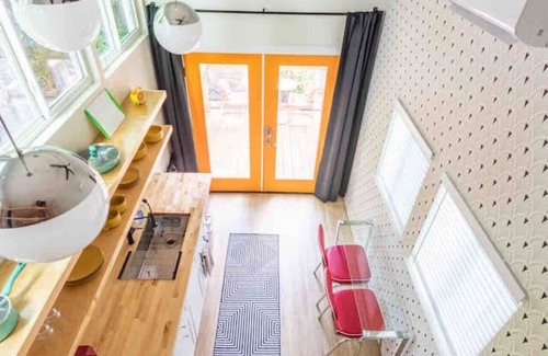 Central East Austin House | Unique Vintage Vibes - Cozy Tiny Home close to UT!