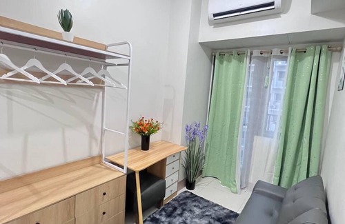 Barangay 76 Apartment | Unistay Shore3 Poolview w bal