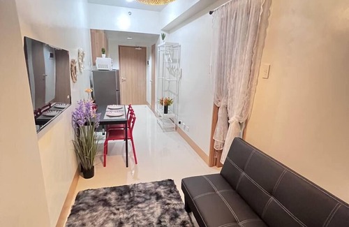 Barangay 76 Apartment | UnistayShore3 Poolview wbal near airport