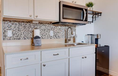 Wailuku Apartment | Unit 6 Maui Ohana Modern Studio
