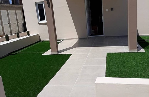 Meneou House | Universe house