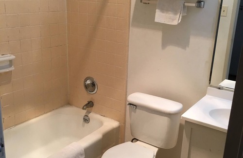 Frankfort Hotel | University Lodge Motel