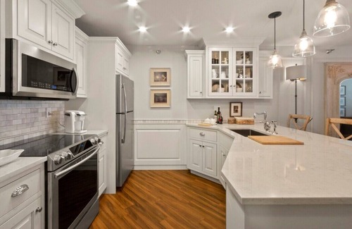 Lake Geneva Condo | Unmatched luxury & Hotel-Caliber Amenities |Dreaming by the Lake at the Cove Hotel |Pools |Hot Tub
