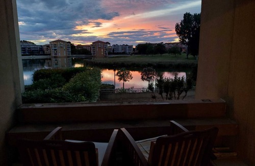 Port Ariane Apartment | Unobstructed view 10 minutes from the beach