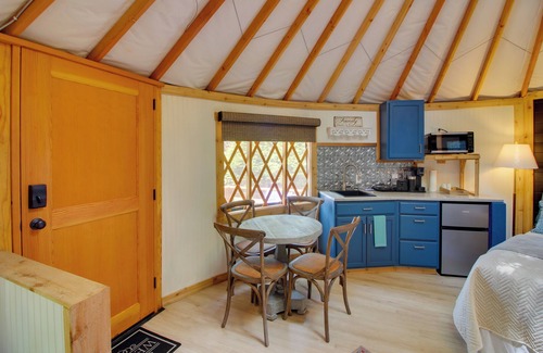 Sparta Apartment | Unplugged Retreat! Unique Yurt w/Deck in Smokies