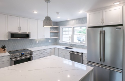 Fifth Ward Apartment | Unreal location! Newport! Stunning! Salve Parents Love this place! December Fun!