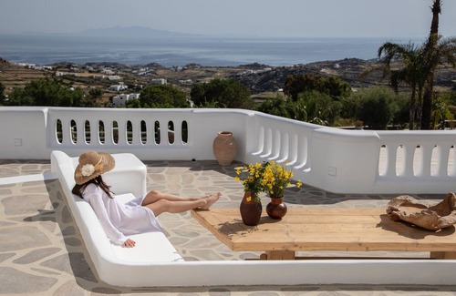 Plintri Villa | Unrivaled luxury awaits at our vast Mykonos villa, the perfect summer escape.