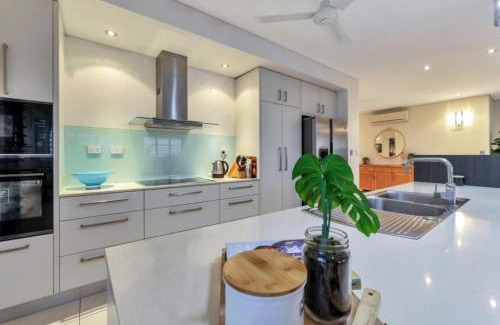 Larrakeyah Apartment | Unrivalled, Sublime and Simply Superb Sub-Penthouse