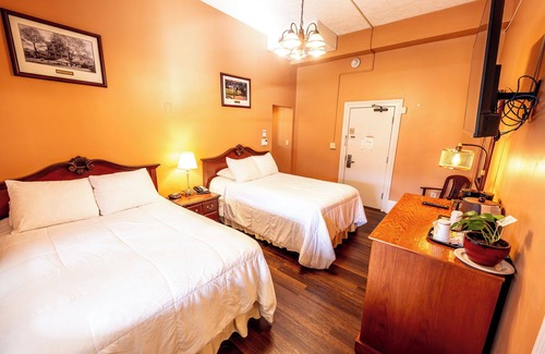 Shawnee On Delaware Hotel | Unwind in a Quaint Room Nestled Along the Delaware River | Golf & Spa Escape