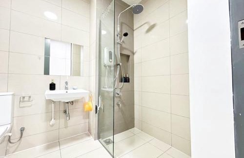 Taman Bukit Mewah Apartment | Up to 5 Pax,1Bedroom- above Paradigm mall & Escape JB