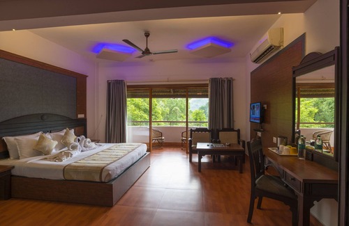 Lakkidi Hotel | Upavan Resort