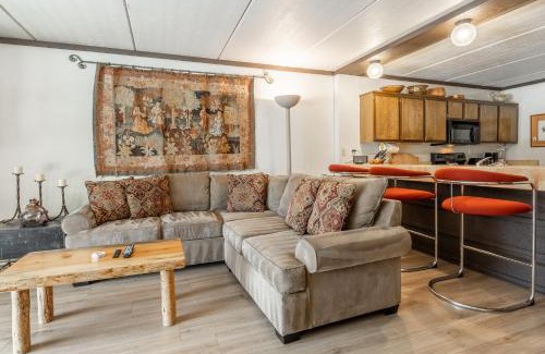 Mammoth Lakes House | Updated 2 Bedroom 2 Bathrooms 1849 Condos #109 Steps to Canyon Lodge Sleeps 6