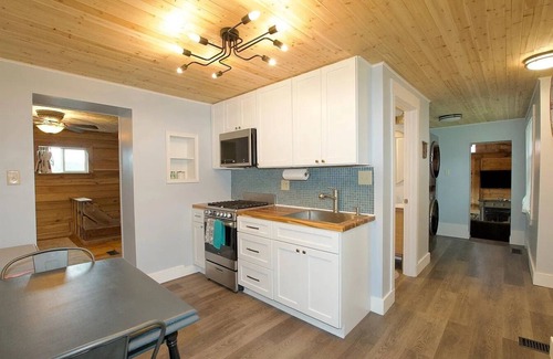 Canaan Valley House | Updated 2BR/2BA cottage in the heart of Davis, WV!