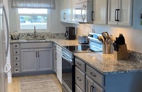 Ormond-by-the-Sea Condo | Updated 2br/2bath Ocean Front condo with garage