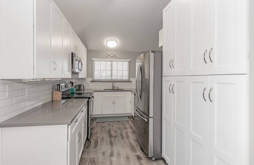 Lewisville House | Updated 3/2 in a quiet neighborhood close to dining and shops