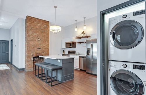 Shelby Park House | Updated 3 Bedroom Centrally Located Near Downtown