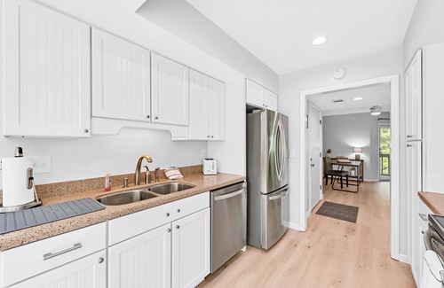Spinnaker Beachhouses House | Updated 3BR/2BA Spinnaker! Close to Beaches! Pet Friendly! Amenity Cards!